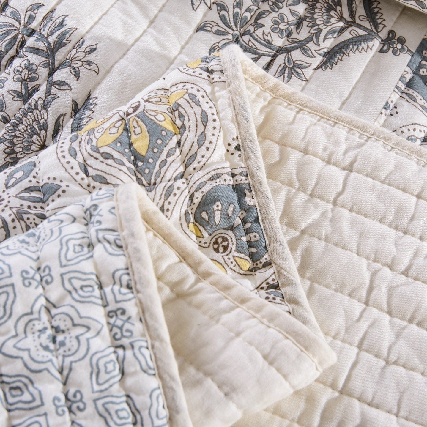 DaDa Bedding Honey Comb Elegance Floral Cotton Patchwork Bedspread Set