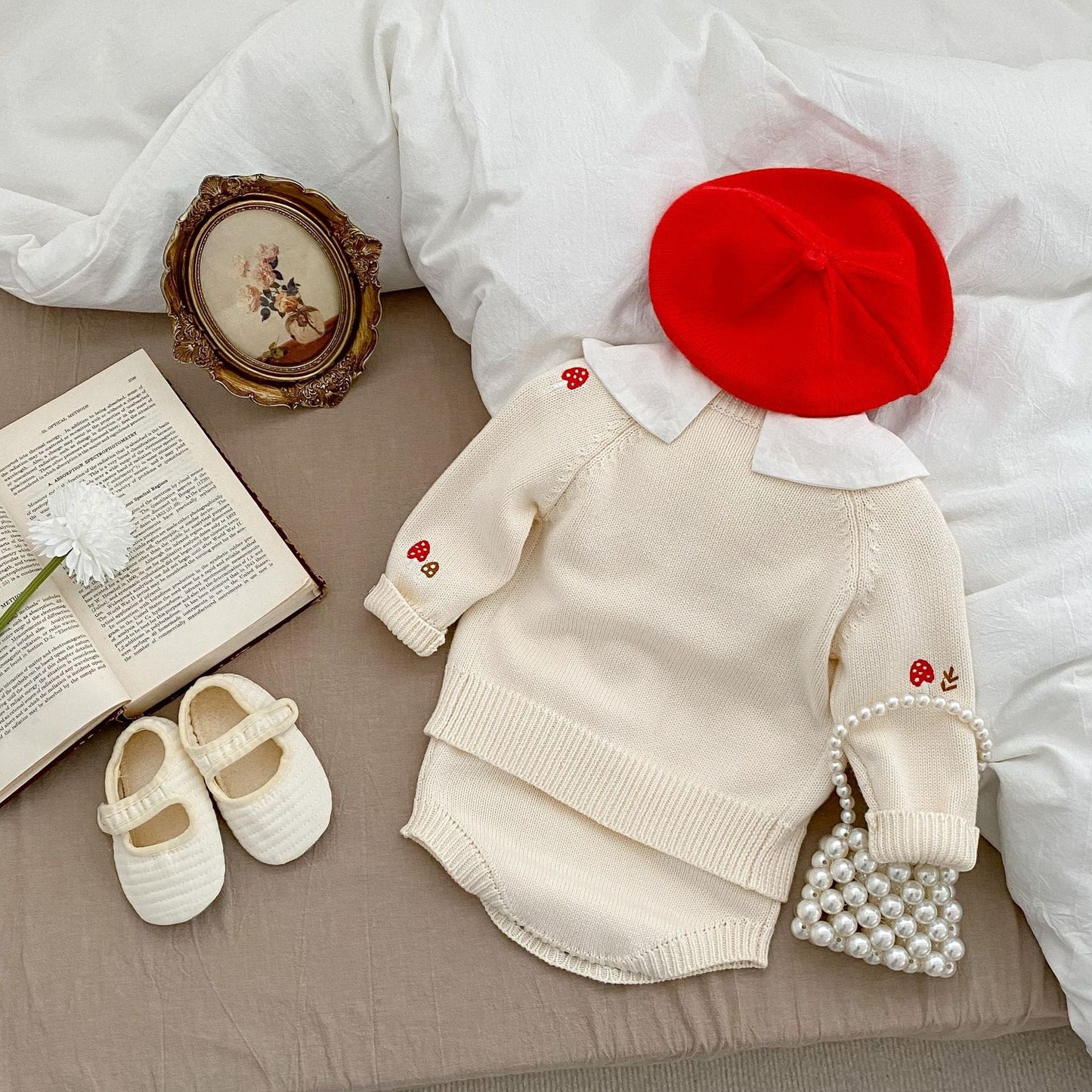 Baby Girl Embroidered Pattern Sleeveless Onesie