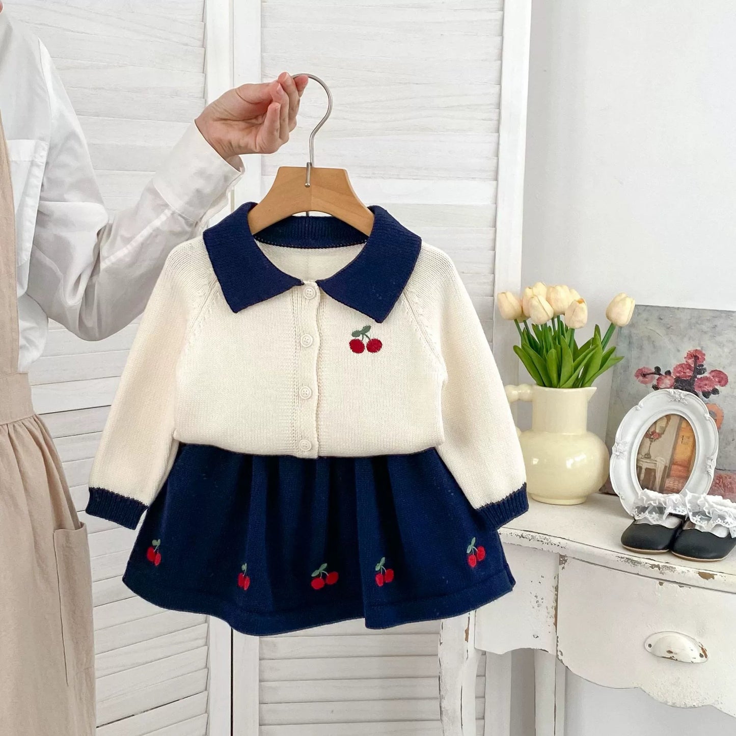 Spring and Autumn Kids Girls Cherry Embroidered Pattern Long Sleeves